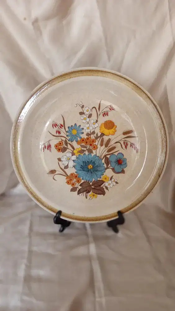 Piring vintage Arden motif bunga biru (Japan)