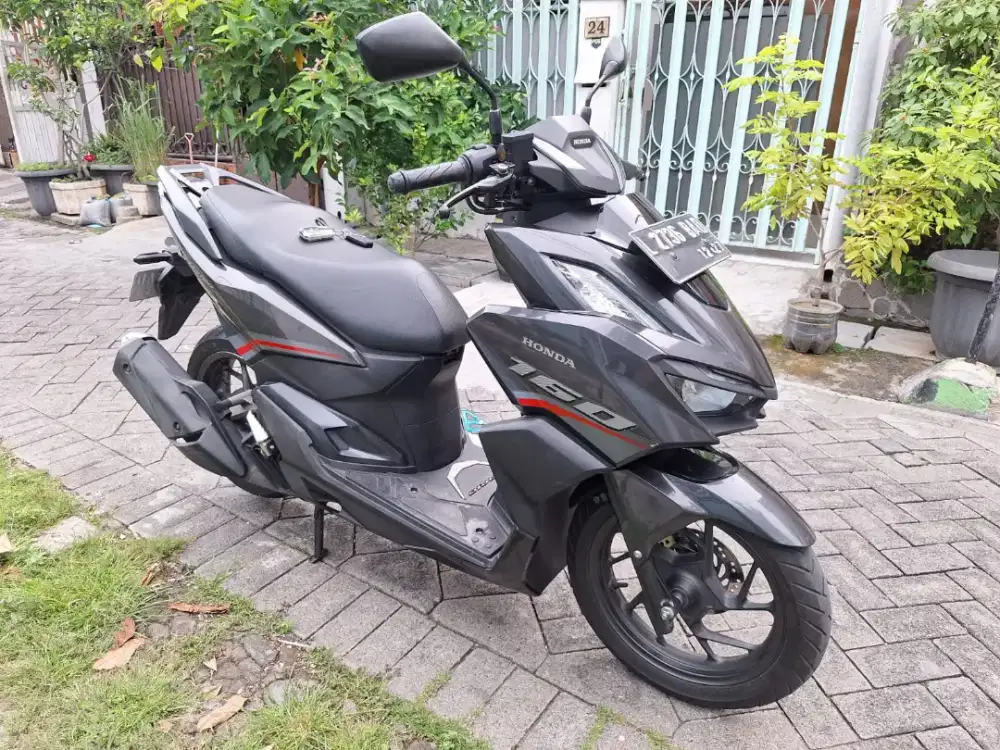 BU vario 160 2022 km 16 rb istimewa samsat ketintang
