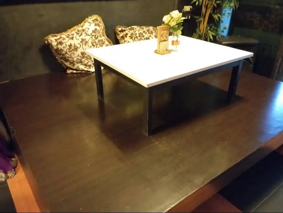 Tempat Duduk Lesehan Kayu