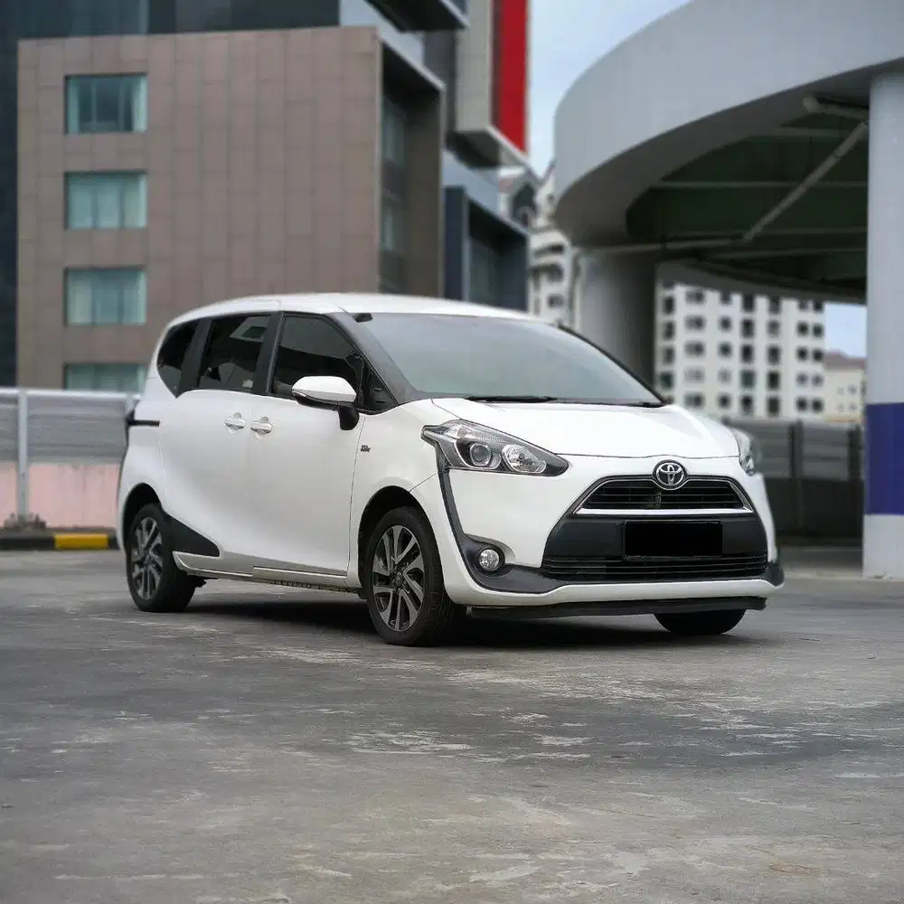 (TDP 15 JT) LOW KM 82 RB ! TOYOTA SIENTA V MATIC PUTIH 2016 !