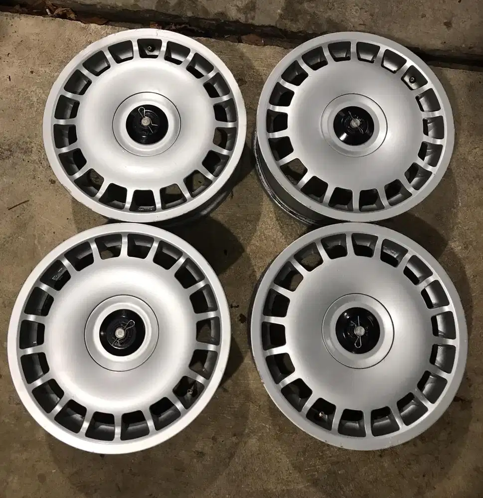 Velg bridgestone DTM R16