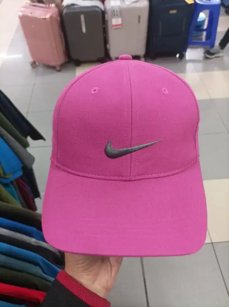 Topi Nike setelan tali