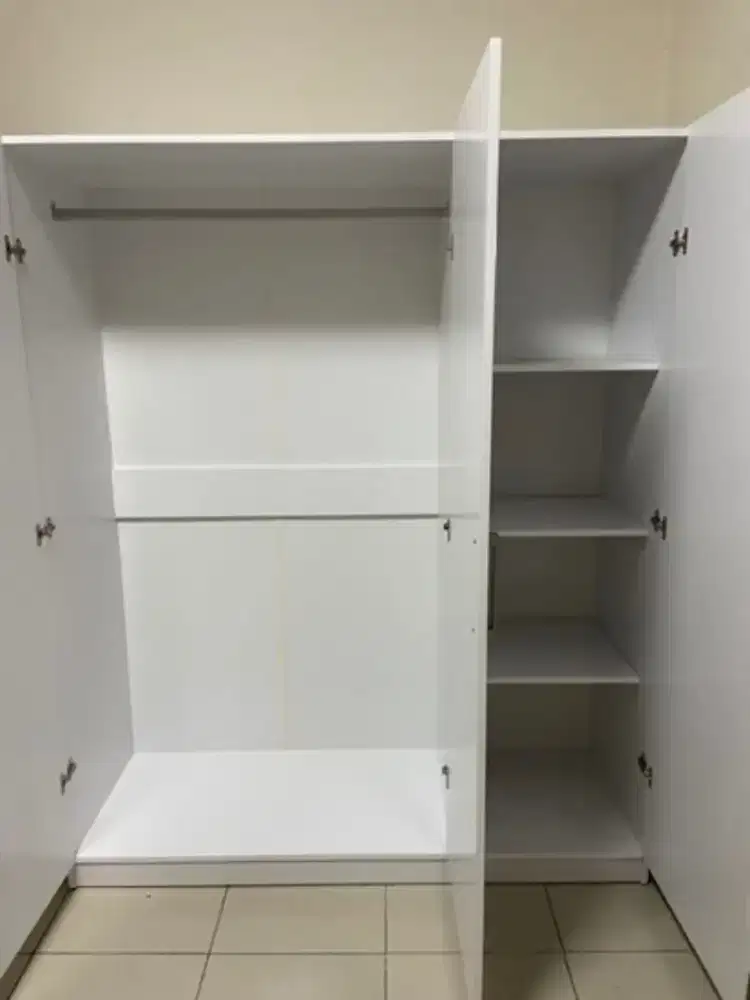 Lemari pakaian 3 Pintu