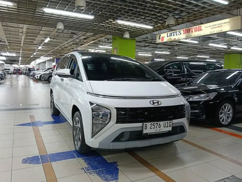 Hyundai Stargazer Prime two tone Automatic 2022 Low KM