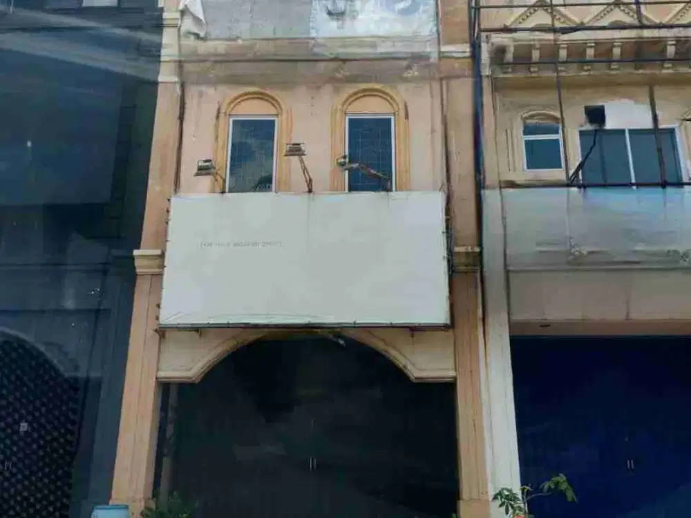 Disewakan Cepat Ruko 3 Lantai Hadap Jalan di Boulevard Gading Serpong