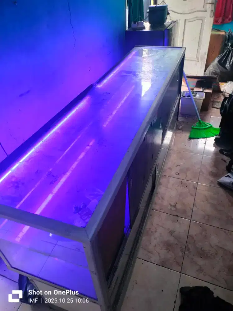 Etalase konter HP 2 meter