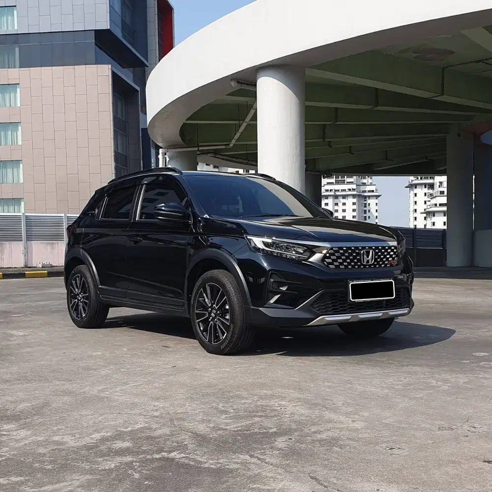 (TDP 10 JT) LOW KM 32 RB ! HONDA WRV RS SENSING HITAM 2023 !