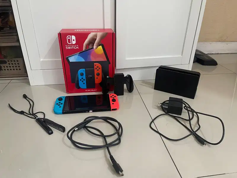Dijual NINTENDO SWITCH OLED OFW NEON
