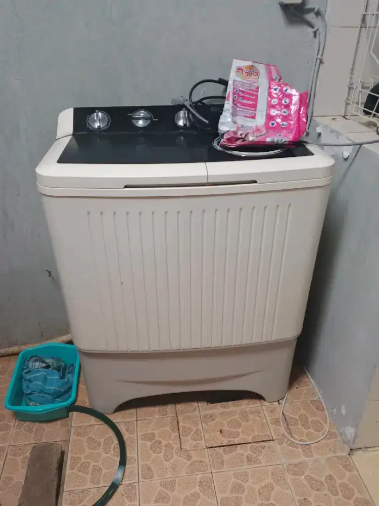 Mesin cuci Politron di jual masih bagus