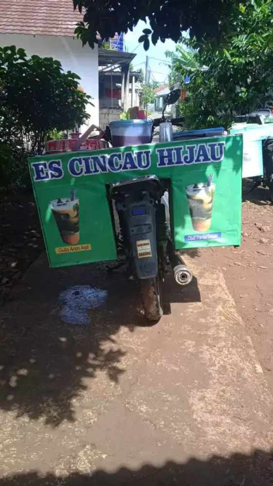 Jualan keliling es cincau & cendol