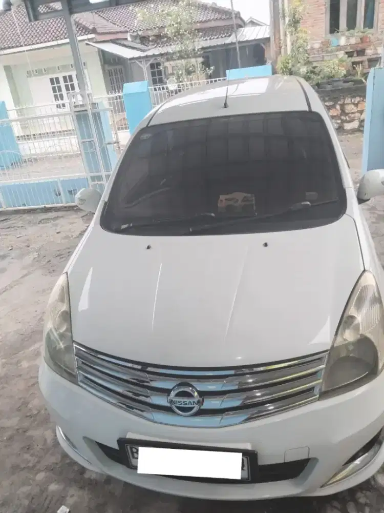 GRAND LIVINA XV AT 2012 DIJUAL CEPAT
