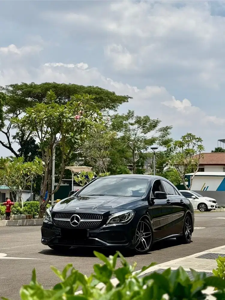 CASH Mercedes-Benz CLA200 AMG 2018 Low KM Like New