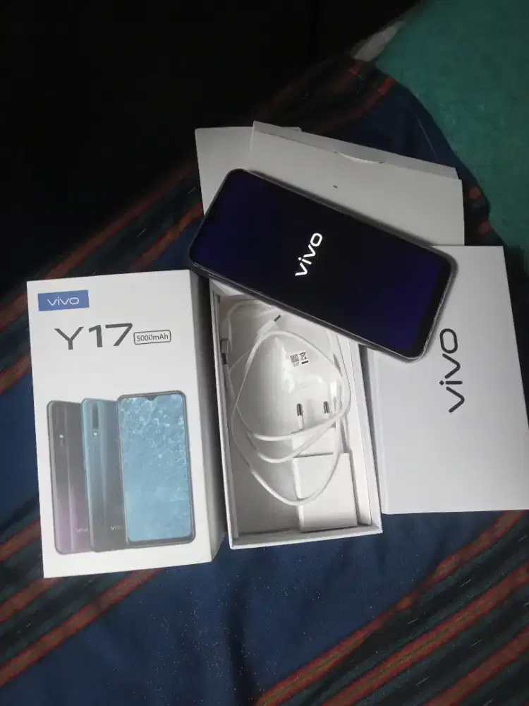 Vivo y17 8/256 mulus komplit tinggal pake no minus mobile phone