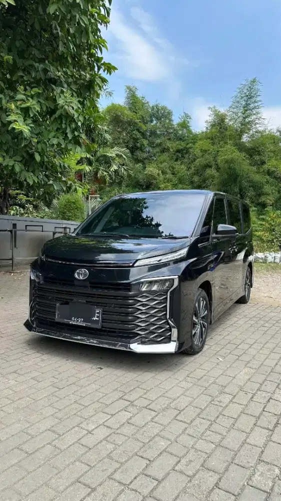 Toyota Voxy 2022 Bensin