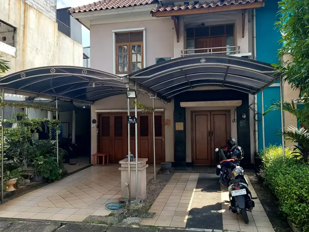 Harga Di Bawah Pasaran !!! Rumah Mewah Dalam Komplek Elit Jatinegara