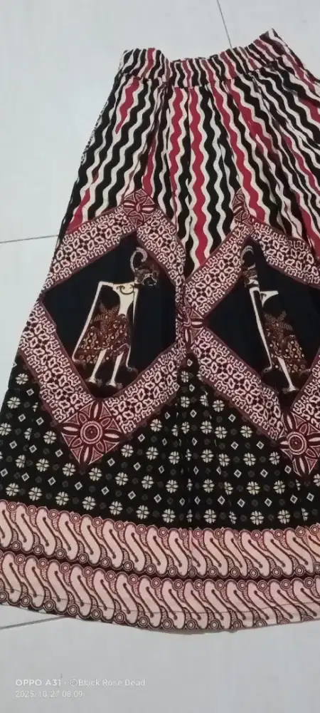 Rok batik bekas