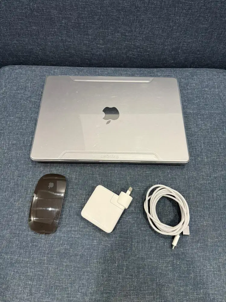 Dijual Macbook Pro 14 inch M3 8/ 512GB Space Grey