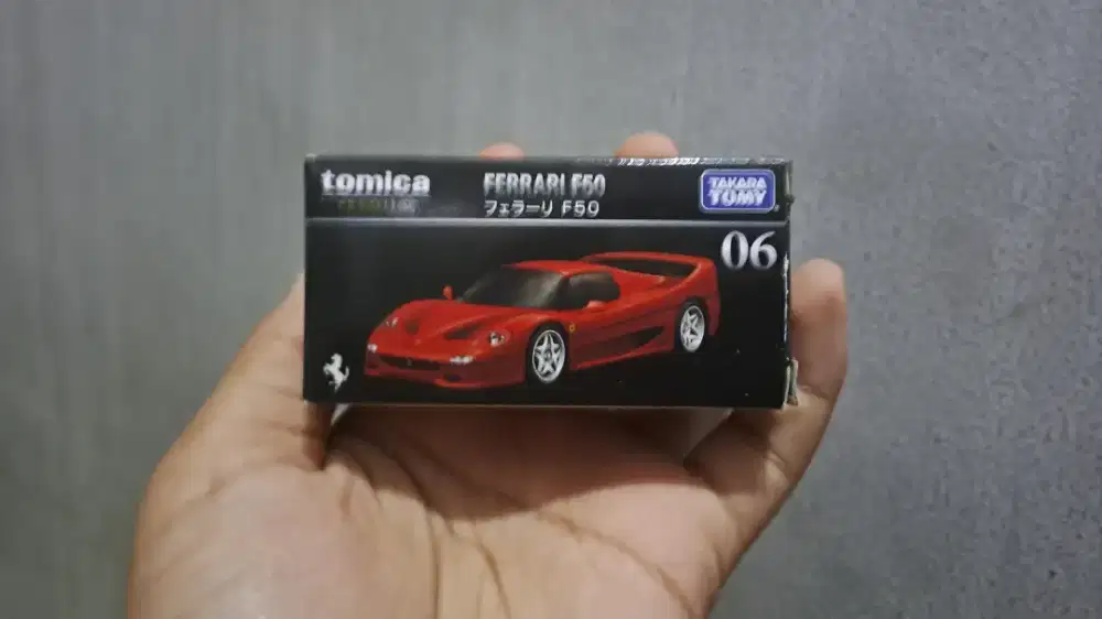 Die cast Ferrari F50 tomica premium