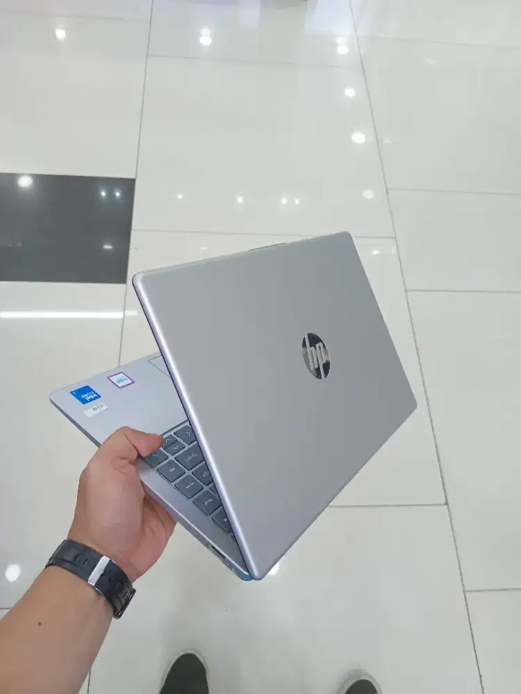 Kredit Laptop HP 14 EP1177TU Intel Core 5 Ram 8 GB SSD 512GB