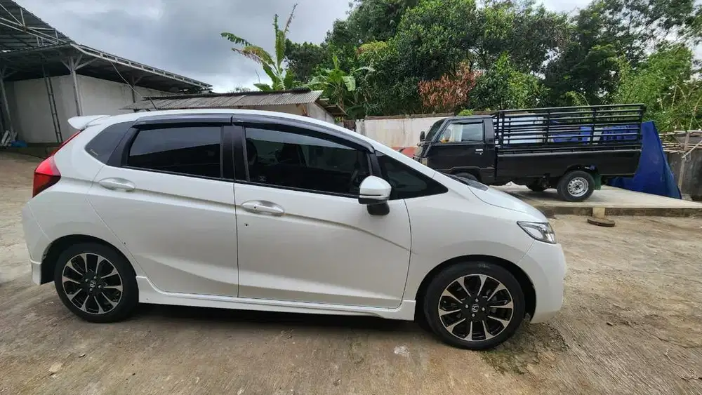 Jual jazz gk5 tahun 2017