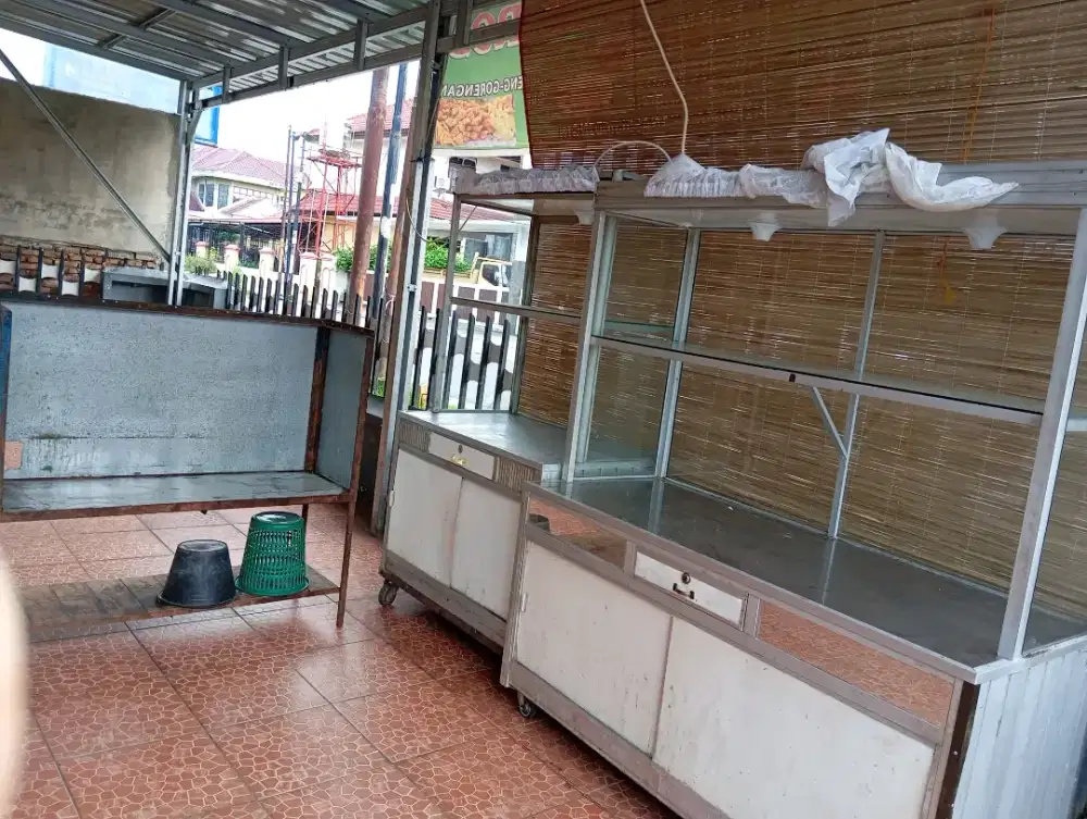 Dijual 1 paket tempat jualan nasi kondisi sangat bagus bisa dicek y