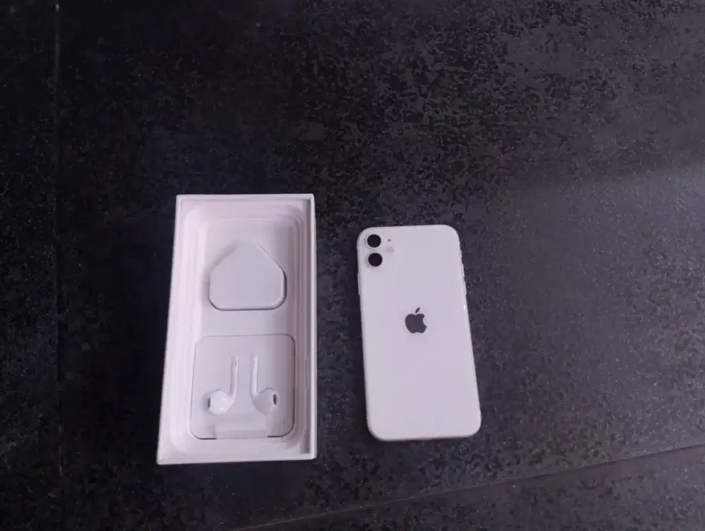 Iphone 11 128gb minal putih