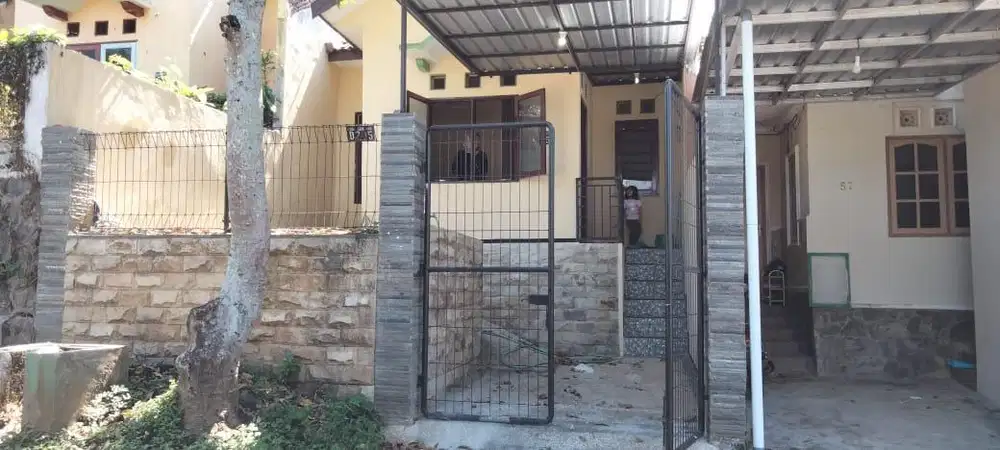 Rumah nuansa Vila asri dekat Batu