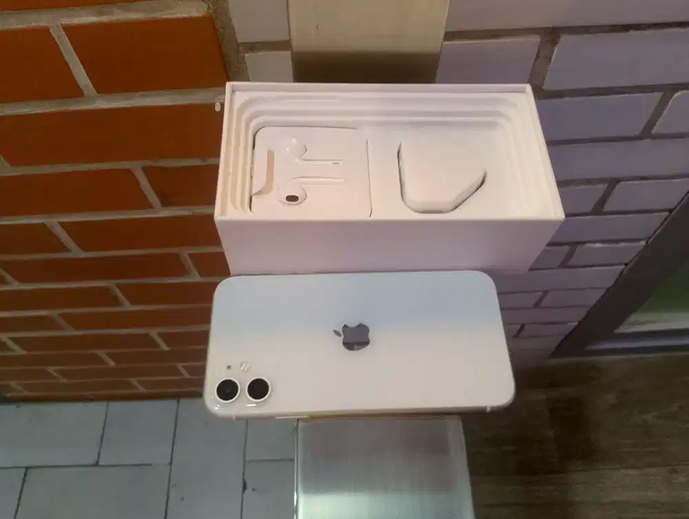 Iphone 11 128gb selamat