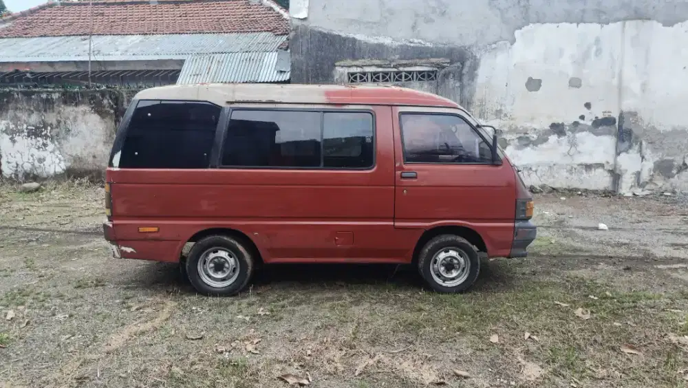 Daihatsu Zebra 1300cc Family Van Tahun 1990