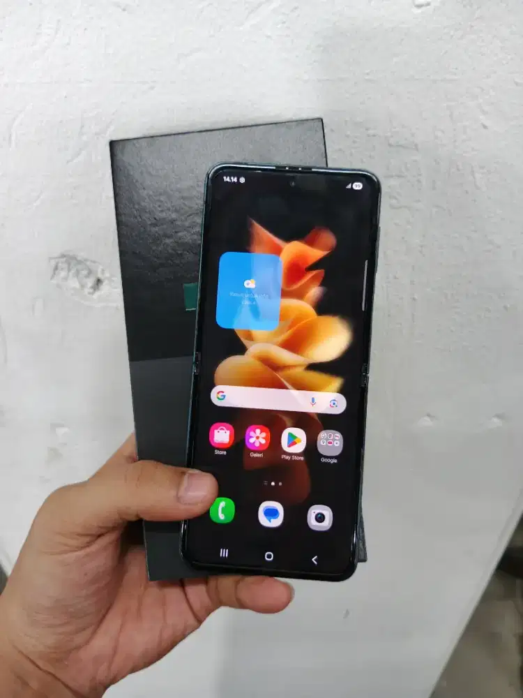 Samsung zflip3 ram 8/256 gb