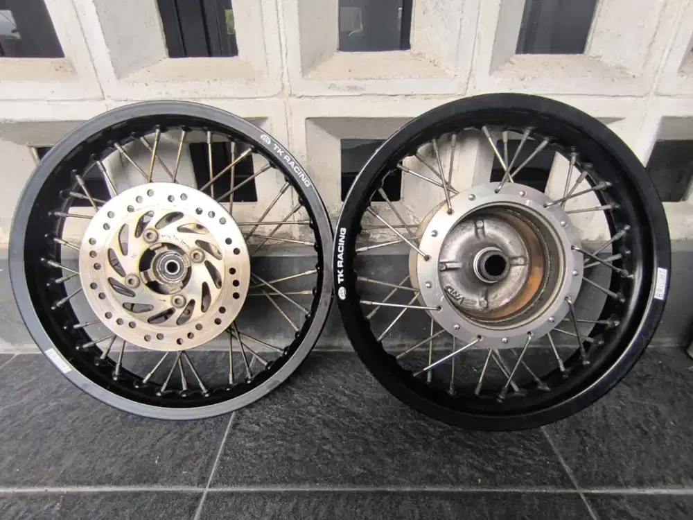 Jual velg TK racing bright ring 14 gratis velg Vario old