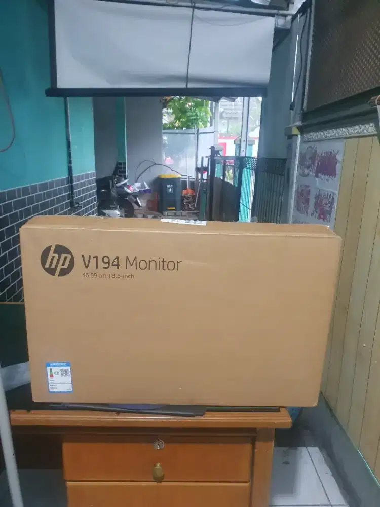 Monitor LED 19 inch like New, sisa proyek