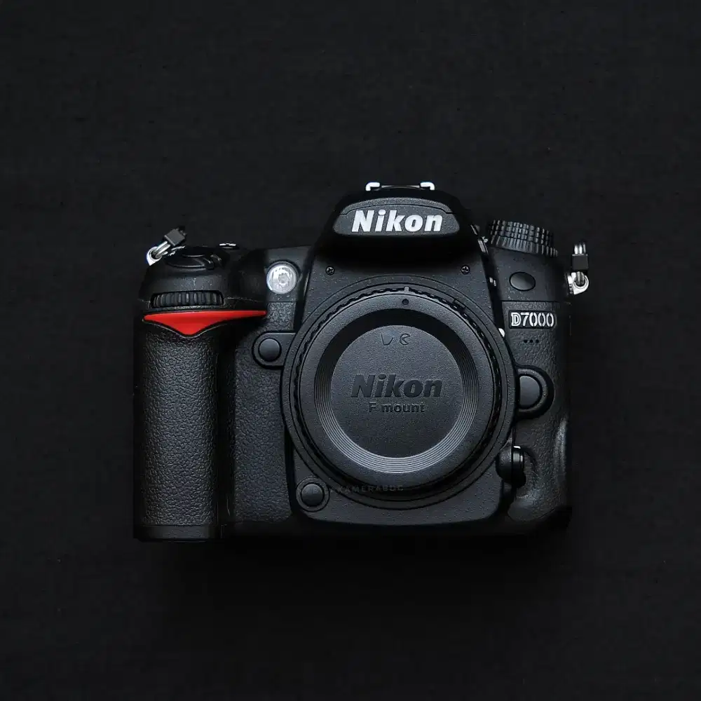NIKON D7000 BODY ONLY MULUS