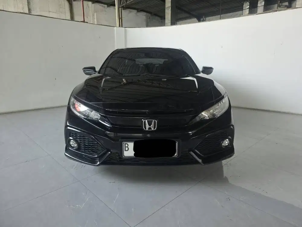 Honda Civic E Hatchback Turbo AT ( Matic ) 2018 Hitam Km low 50rban