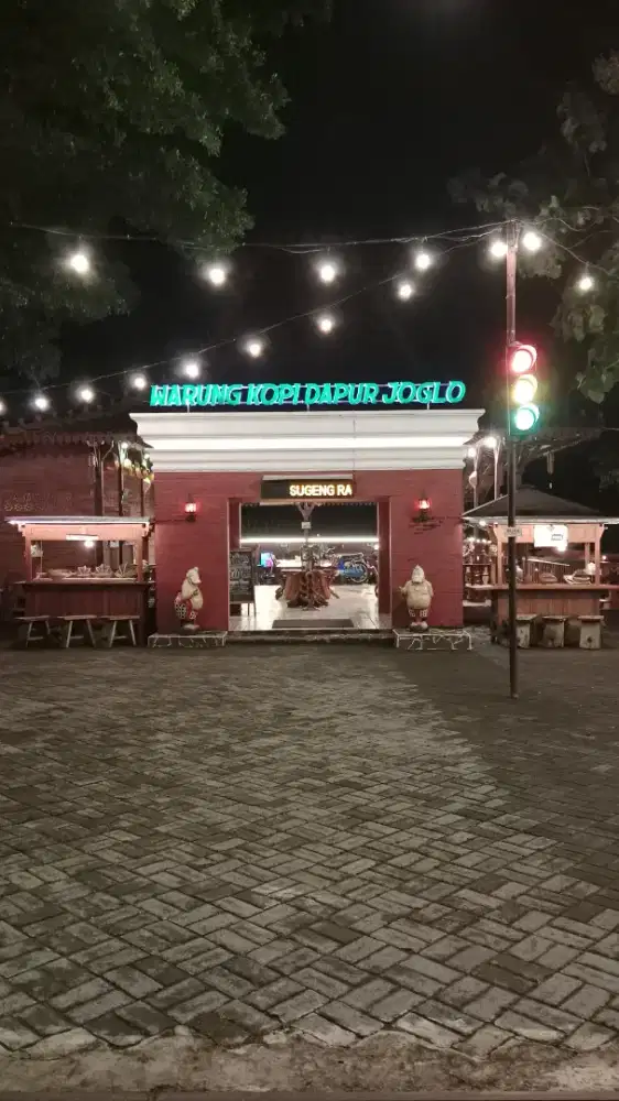 Dibutuhkan waiters untuk restoran