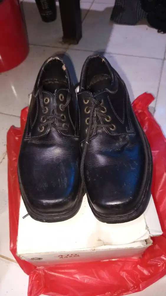 Sepatu pantofel ukuran 38