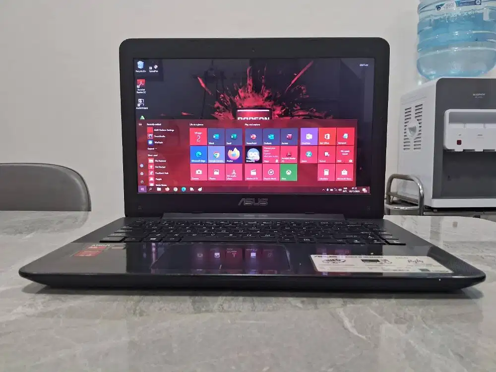 ASUS AMD QUAD Core 7410 12GB R5 Grafig 2.2Ghz Laptop Gaming Desain GRS