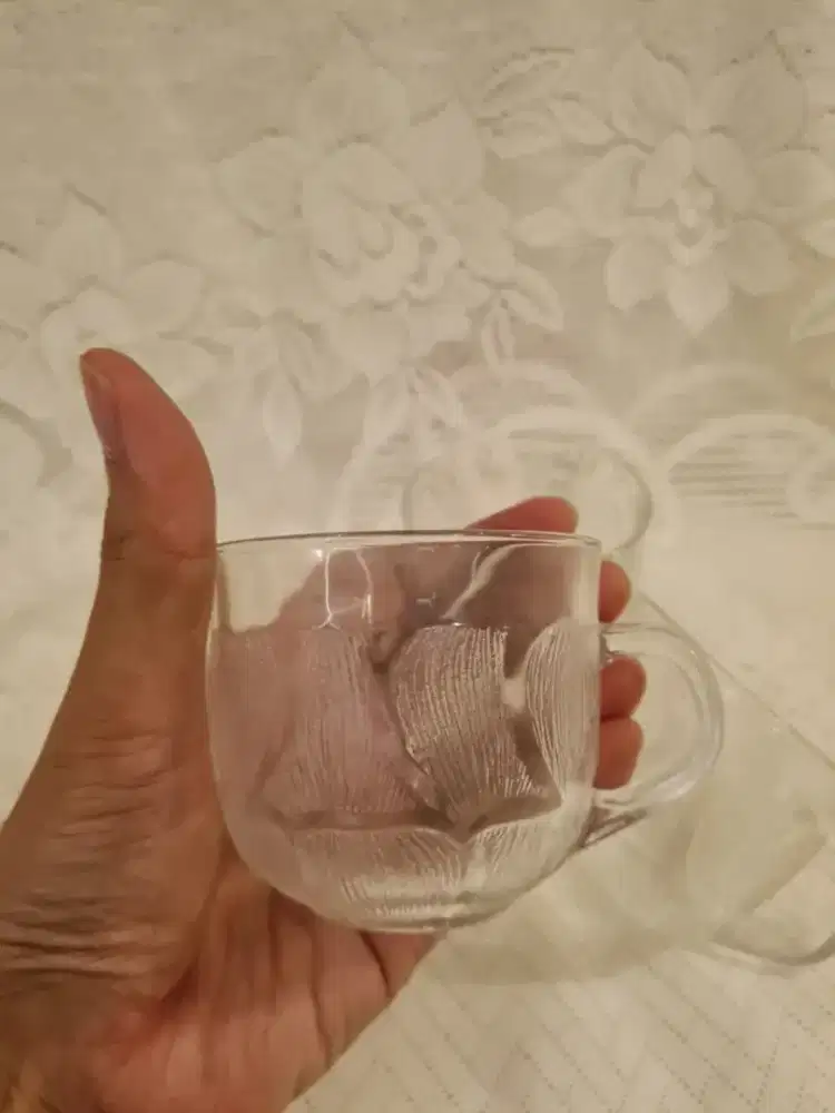 Cangkir Kaca Vintage Motif Timbul Unik