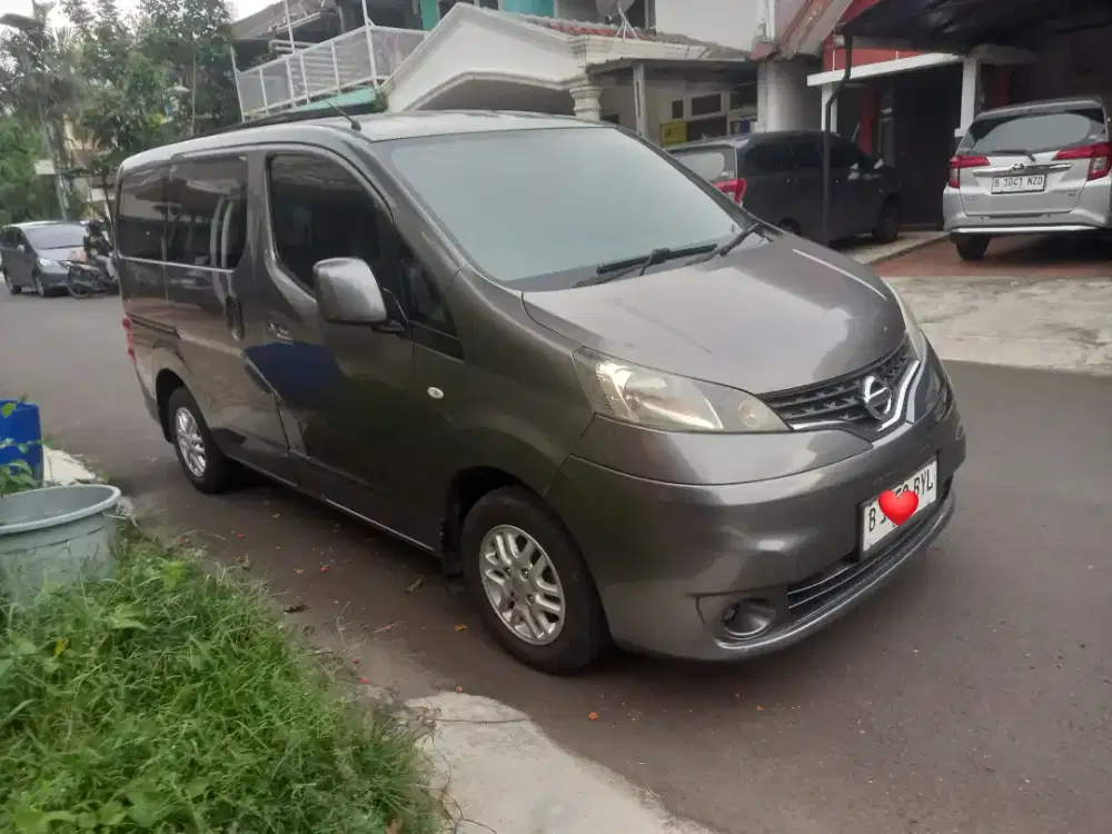 Nissan evalia AT SV 2012