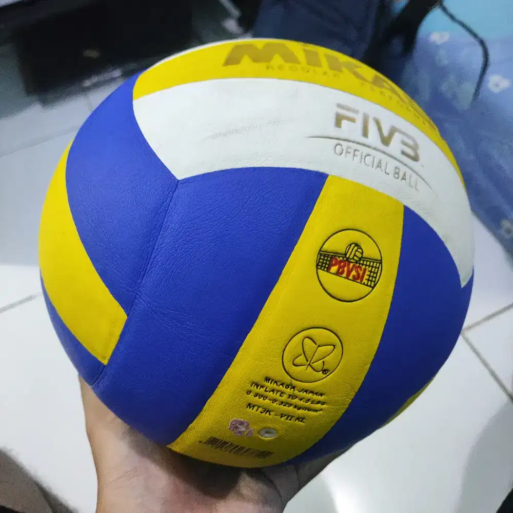 Jual Bola Voli Masih Bagus Cocok Buat Latihan