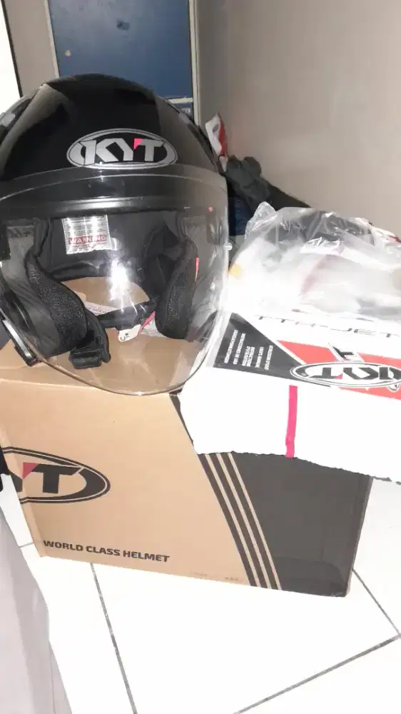 KYT TTR-JET BLACK GLOSSY