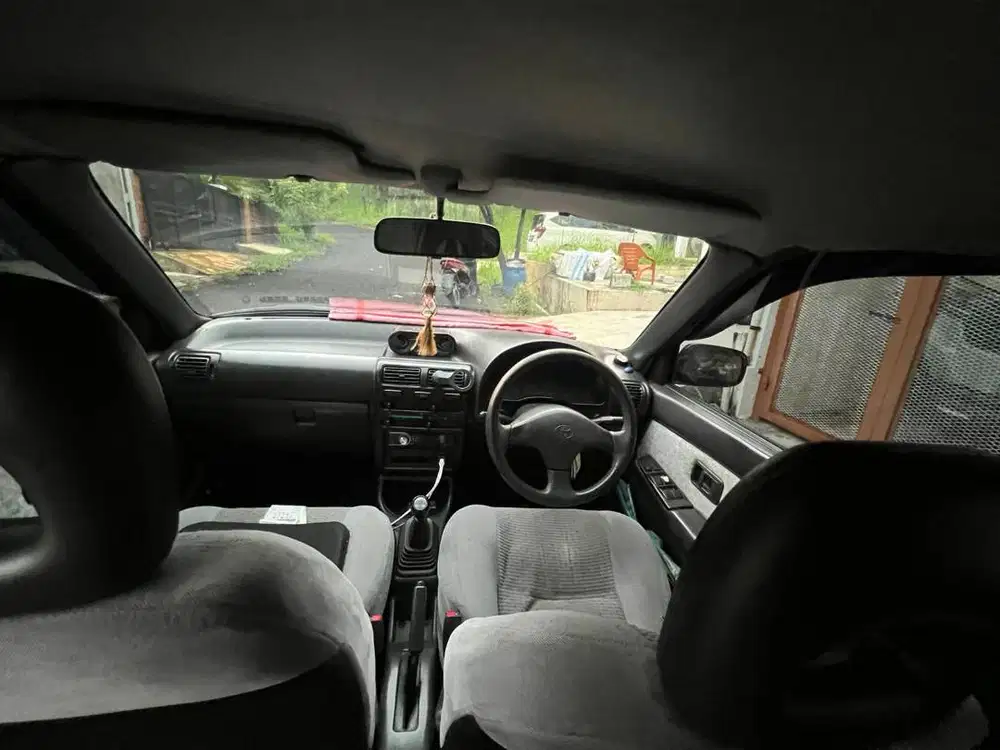 Toyota Starlet (1994)