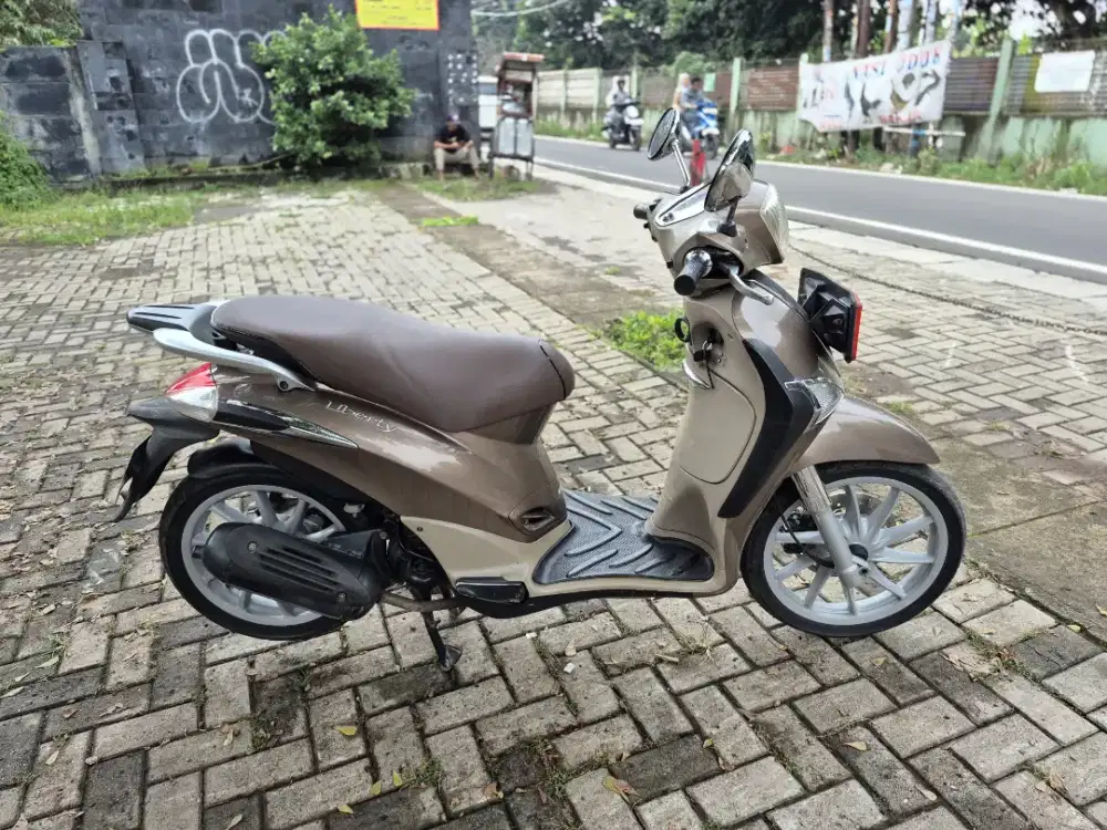 Dijual Piaggio Liberty tahun 2014 surat lengkap