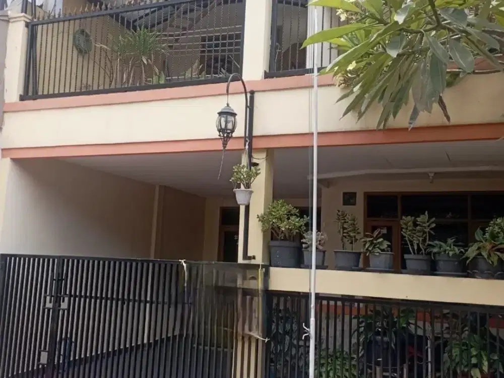 Dijual Rumah SIAP HUNI Lokasi STRATEGIS Belakang Griya Antapani BDG