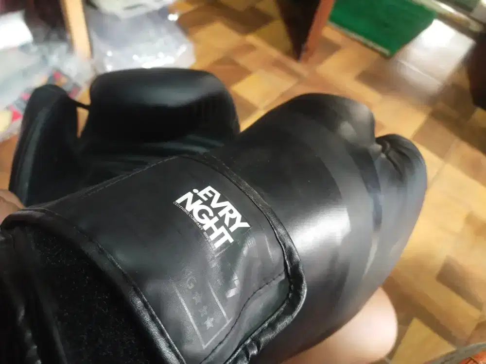 Sarung tangan boxing, kick boxing