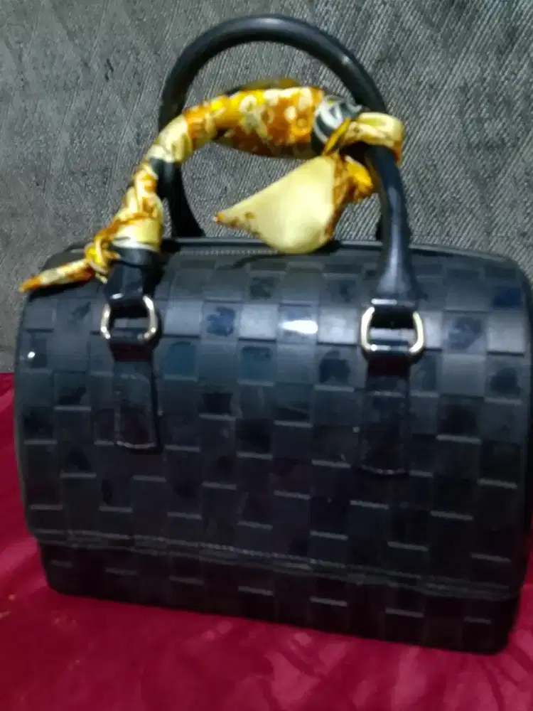 Tas jelly bekas masih bagus
