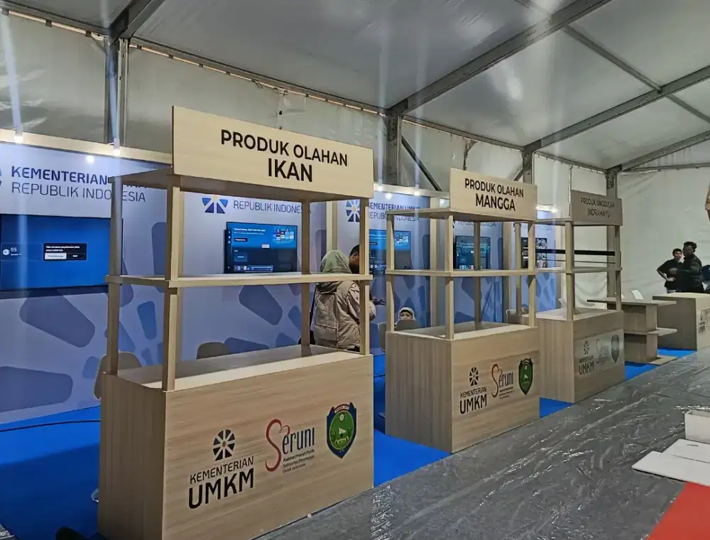 Stand Booth Baru