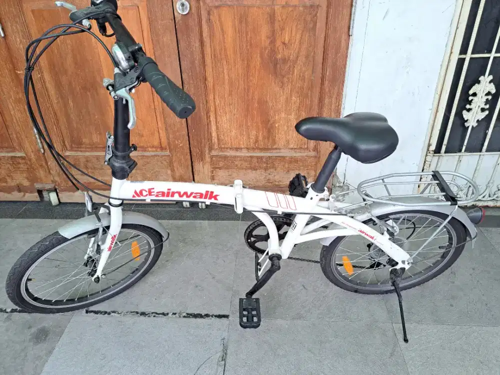 Sepeda Lipat ACE Airwalk 20 Inch — Ringan, Praktis, Siap Pakai!