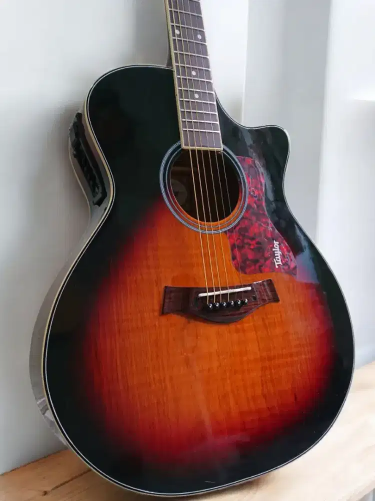 Gitar Akustik elektrik Taylor