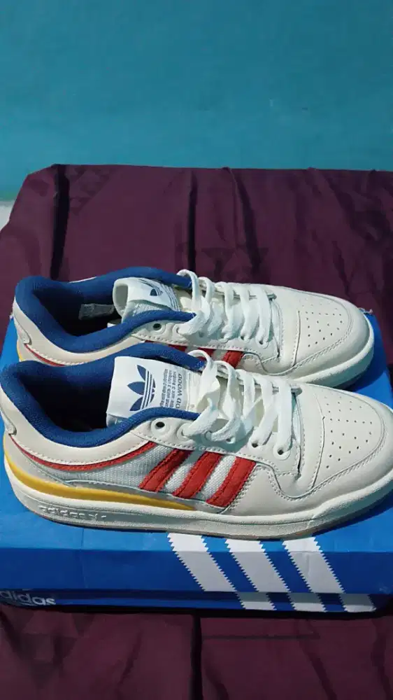 Jual sepatu Adidas LA MARQUEN AUX 3 BANDES